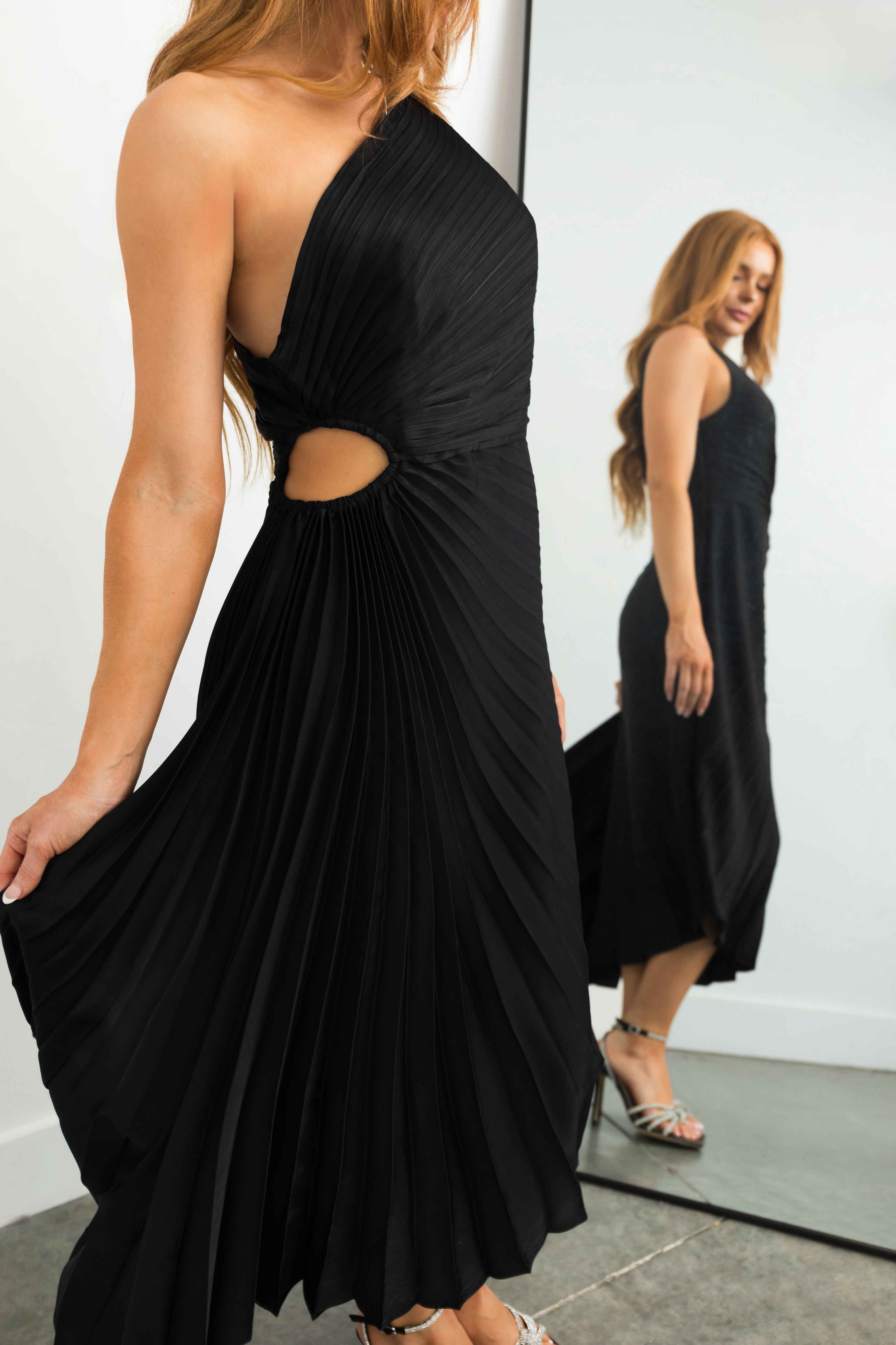Black One Shoulder Side Cutout Pleated Midi Dress