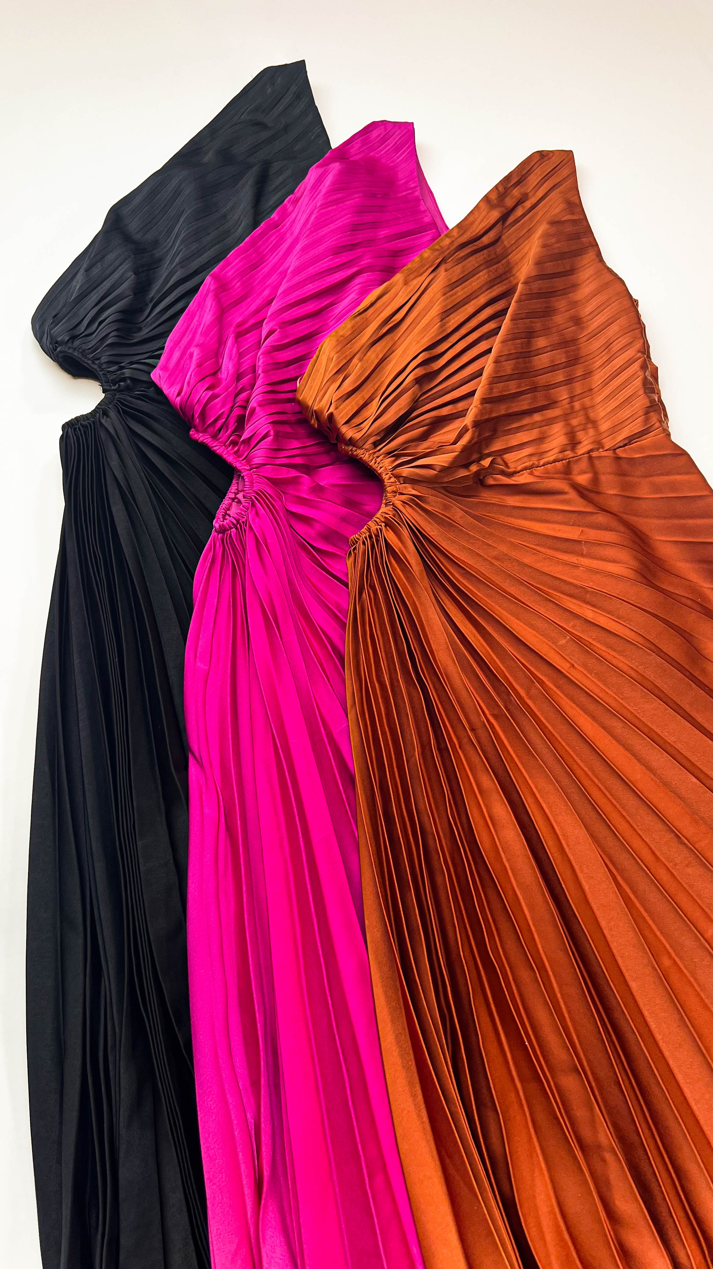 Black One Shoulder Side Cutout Pleated Midi Dress
